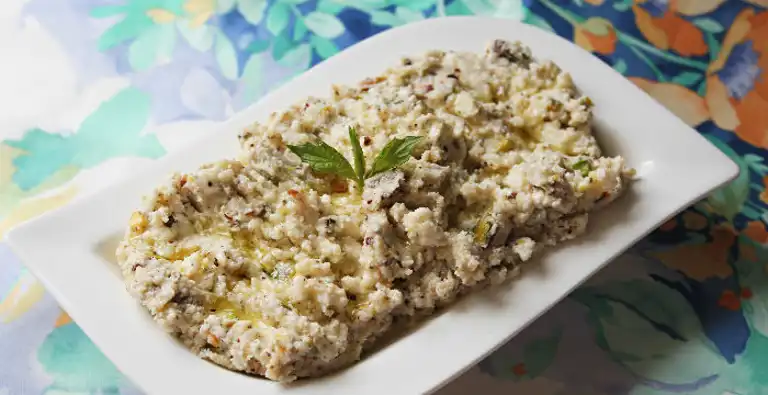 Nefis Peynirli Meze Tarifi