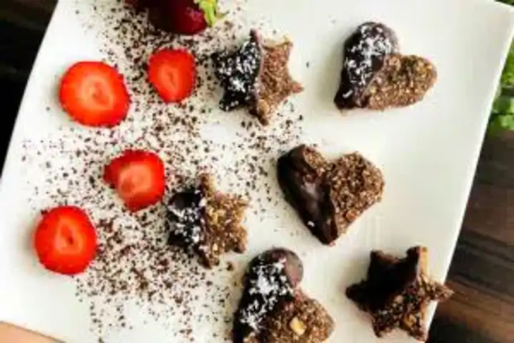 Pratik ve Sağlıklı Pişmeyen Fit Kurabiye Tarifi