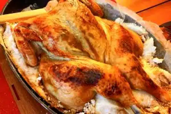 Lokum Gibi Tuzda Pişen Tavuk Tarifi