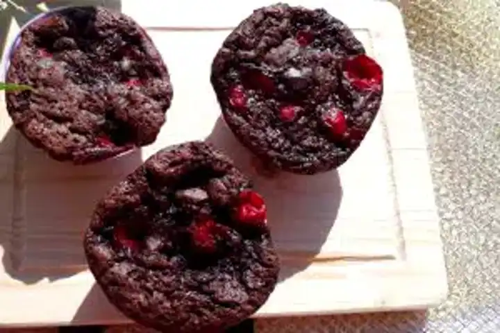 Ev Yapımı Lezzet: Vişneli Brownie Tarifi