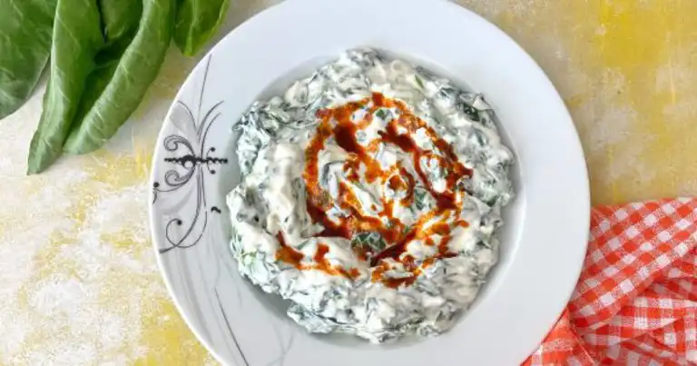 Lezzetli Yoğurtlu Pazı Salatası Tarifi