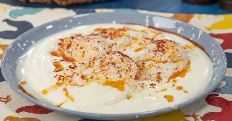 5 Dakikada Hazır: Yoğurtlu Yumurta Tarifi