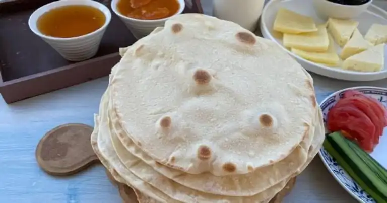 Pratik ve Lezzetli Ev Yapımı Yufka Ekmeği Tarifi